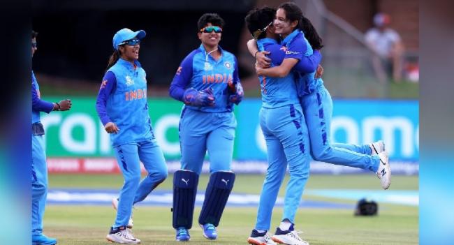 ඉන්දීය කාන්තා කණ්ඩායම අවසන් පූර්ව වටයට